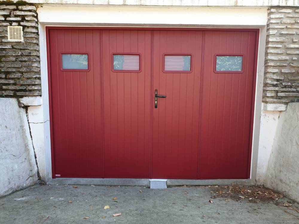 porte de garage rouge